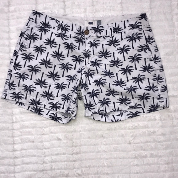 Women’s shorts bundle - Picture 3 of 8